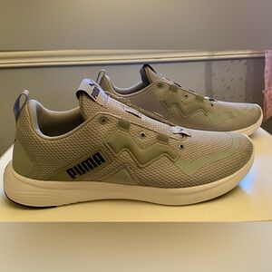 One day worn 10.5 Us PUMA shoes.